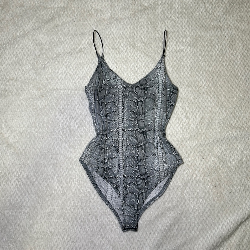 Super soft Snakeprint bodysuit size xs/small